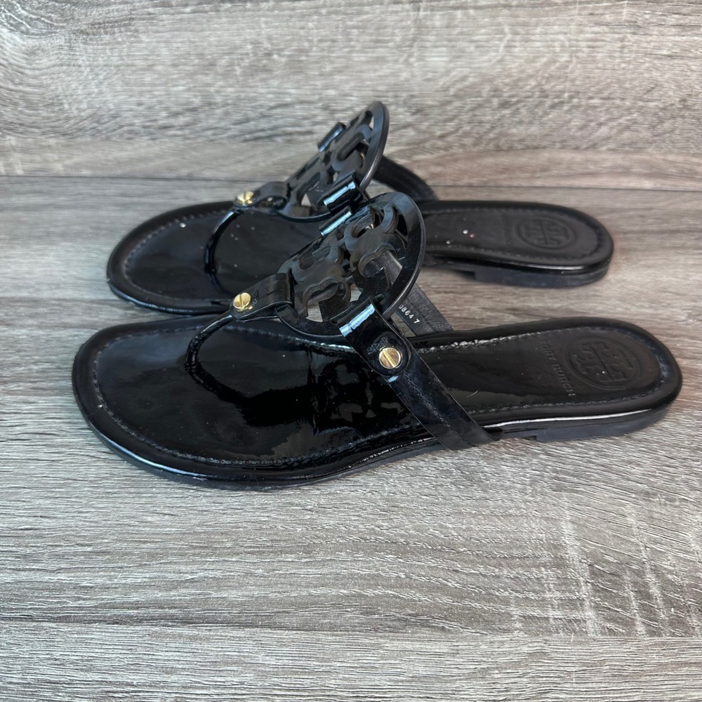 Tory Burch Miller Black Patent Leather Logo Thong Sandals Size 7 SN 500864 - Picture 3 of 9